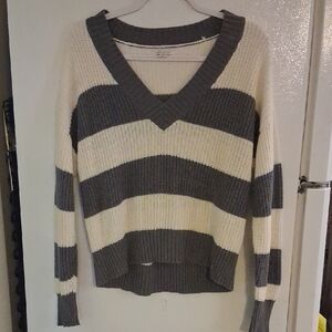 American Eagle Outfitters Cream and Gray Striped V-Neck Pullover